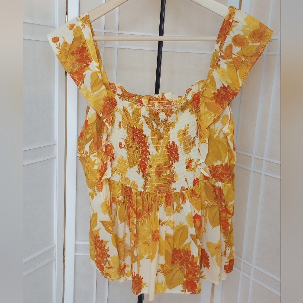 ROSE & OLIVE Women's Small Ruched Gold Mustard Flutter Sleeve Tank Top Ruffled - Picture 4 of 13